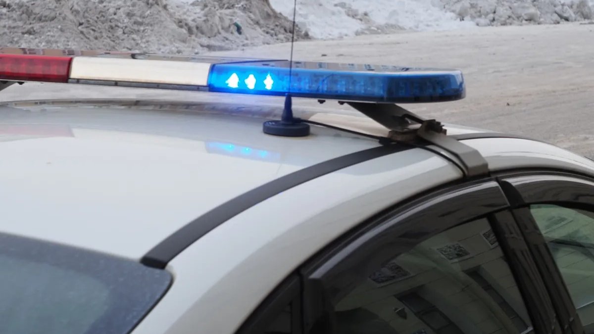 Сотрудницу жилищного агентства Адмиралтейского района заподозрили в получении взяток