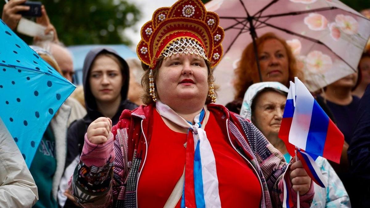 Как в Петербурге отмечают День флага России