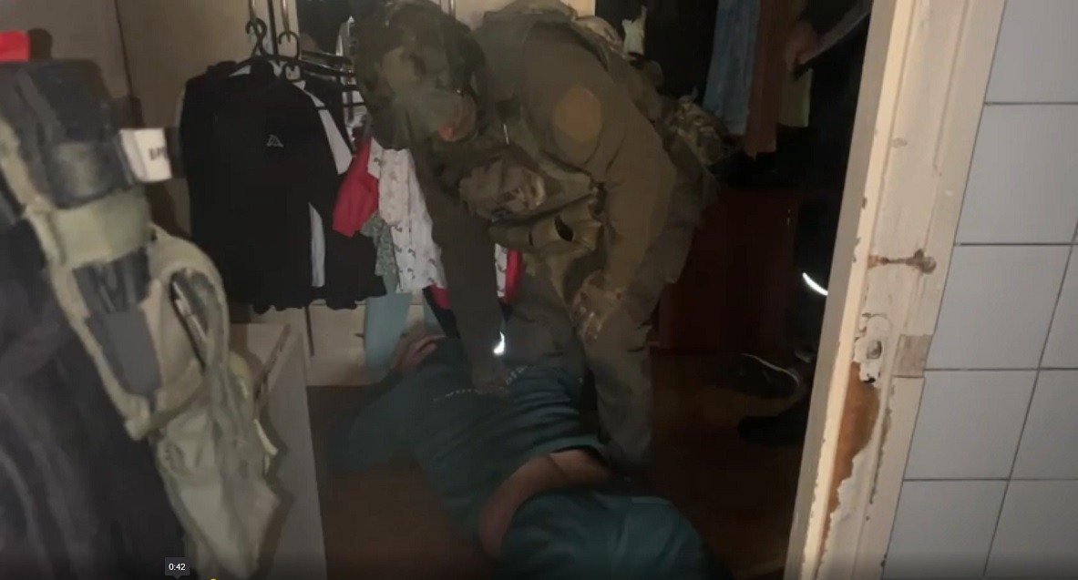 Скриншот видео: ГУ МВД по Петербургу и Ленобласти