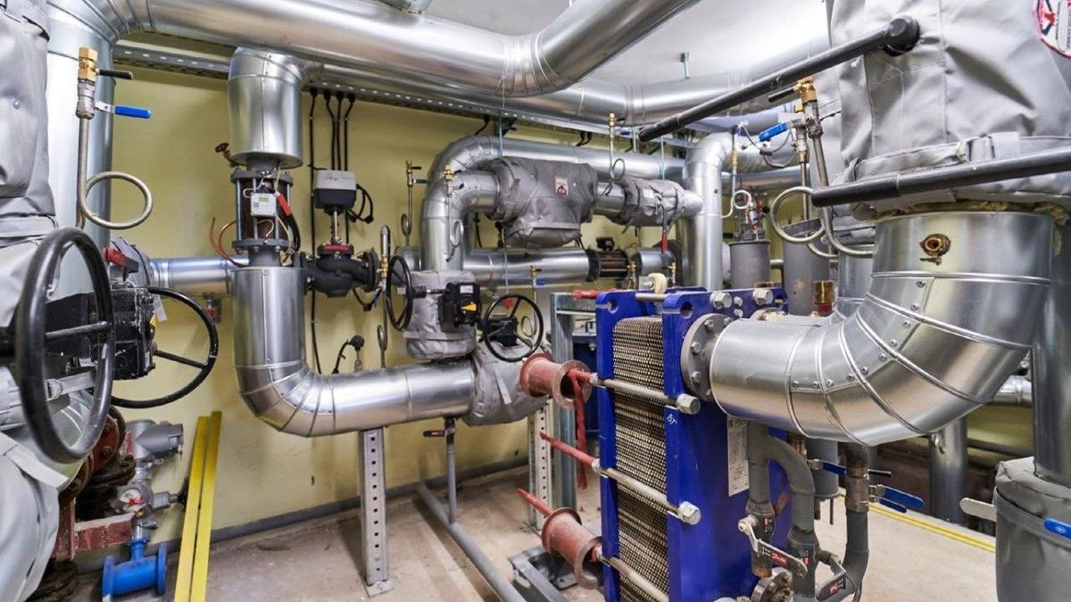 На следующей неделе в 11 районах Петербурга проведут 36 гидравлических испытаний