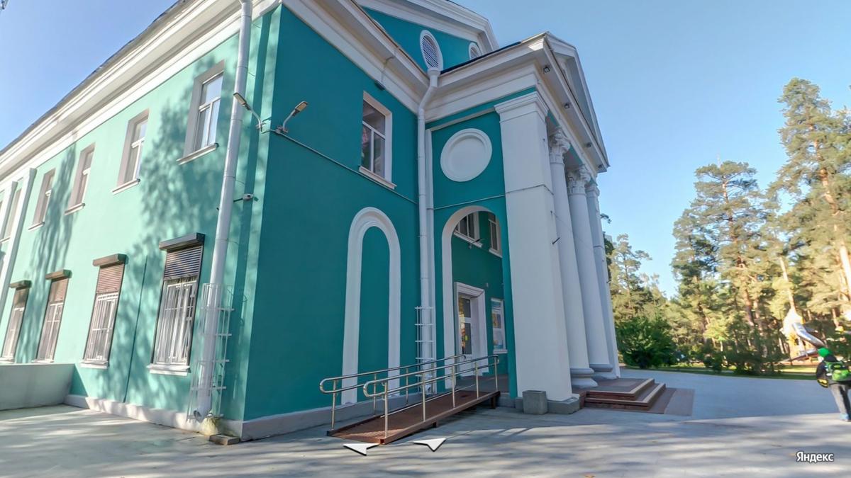 Дом культуры во Всеволожске оборудовали под временный пункт размещения жителей. Фото: «Яндекс.Карты»