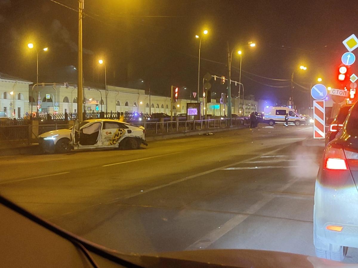 Фото: «ДТП и ЧП | Санкт-Петербург | Питер Онлайн | СПб»