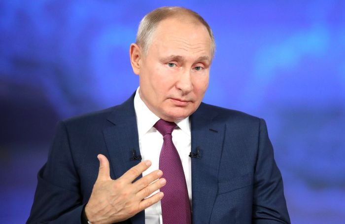 Песков: в рамках ПМЭФ Путин встретится с военными корреспондентами