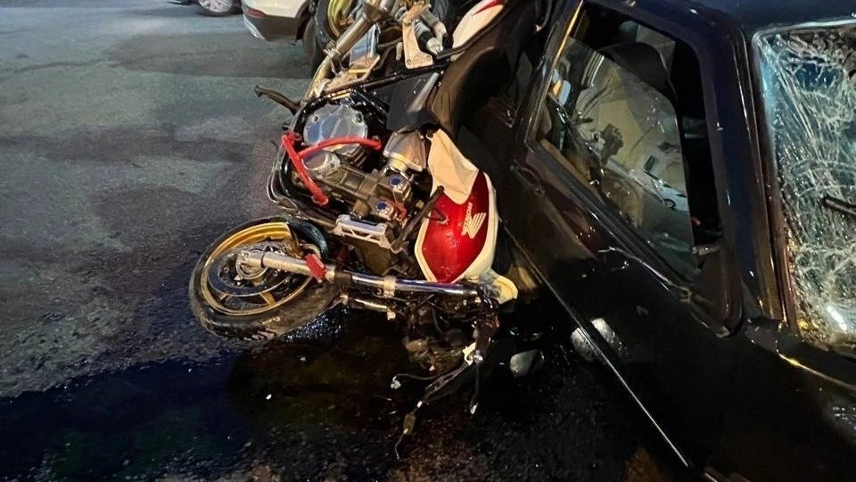 Мотоциклист и его пассажирка попали в реанимацию после ДТП в Адмиралтейском районе