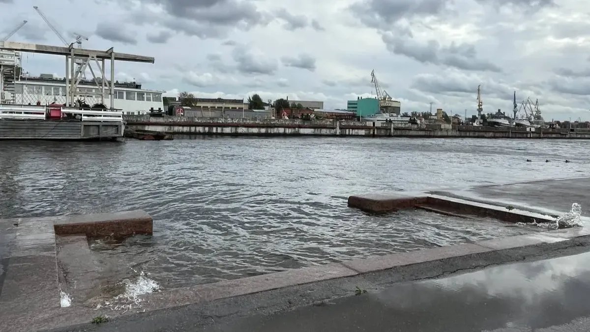 В Неве поднялся уровень воды из-за циклона «Бернвард»