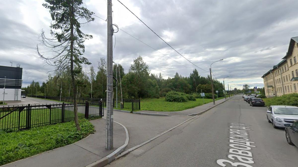 Участок у Ледового дворца в Стрельне благоустроят в 2024 году