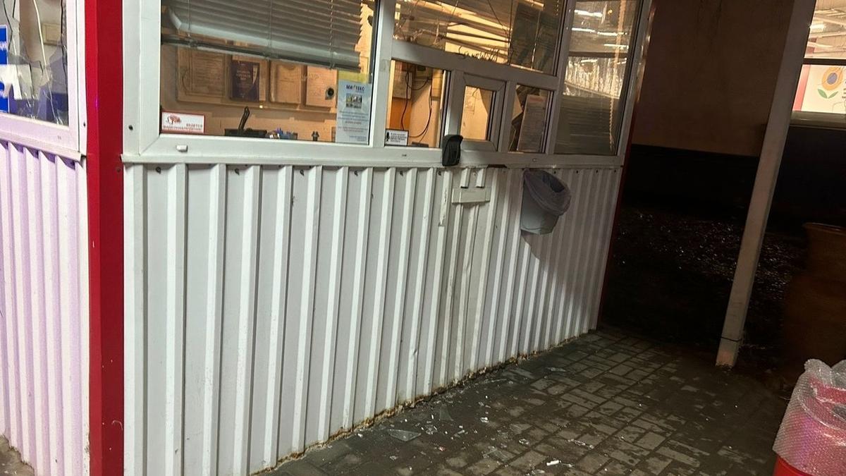 АЗС на Партизанской улице разгромили баллонами от газа — подозреваемые задержаны