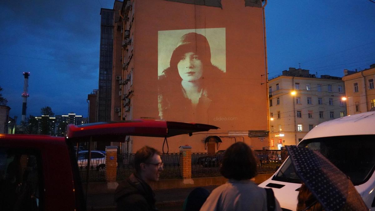 Судебную экспертизу о ценности «школы Берггольц» проведёт специалист, предложенный КГИОП