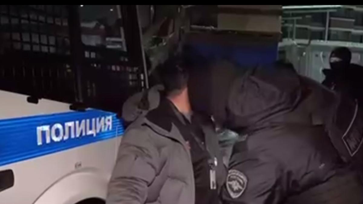 Скриншот видео: МВД по Петербургу и Ленобласти