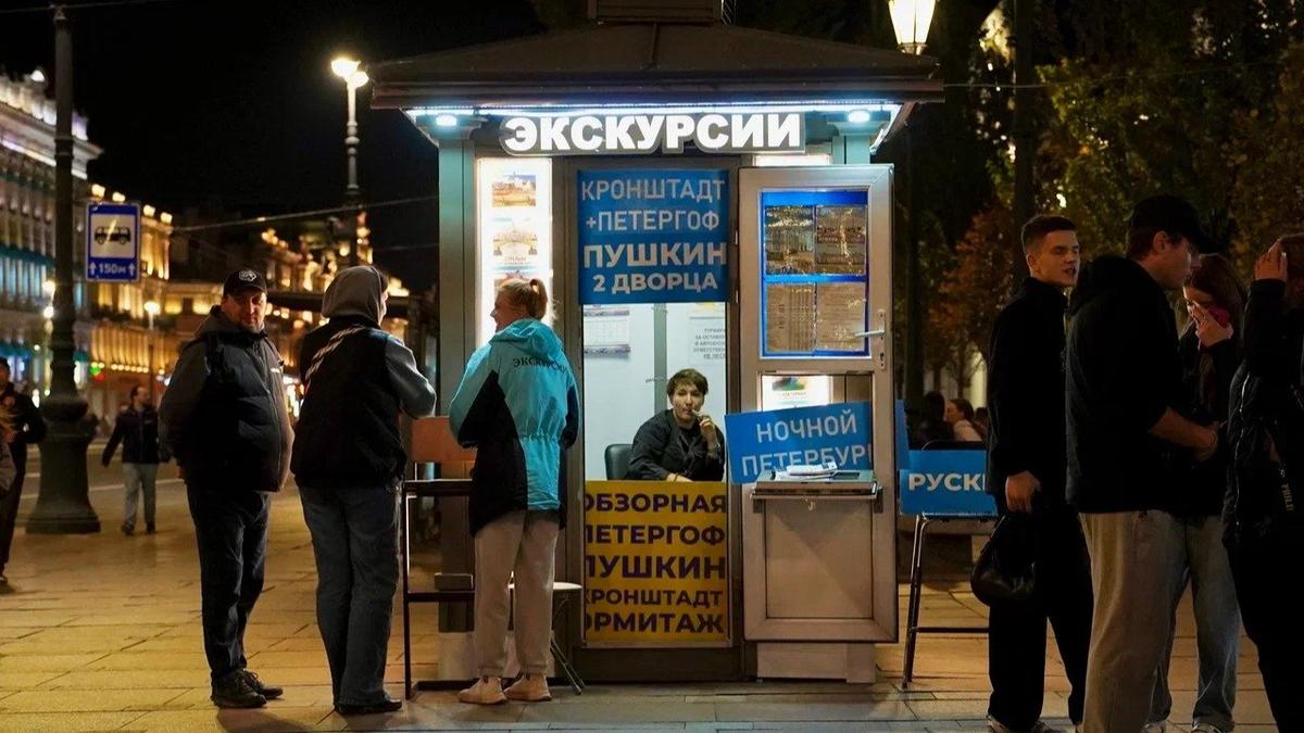 В Петербург на майские праздники приедут 880 тысяч туристов