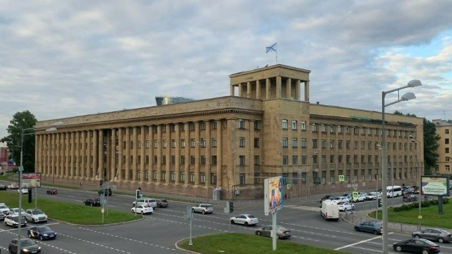 Здание Спецкурсов на Малоохтинском признали объектом культурного наследия