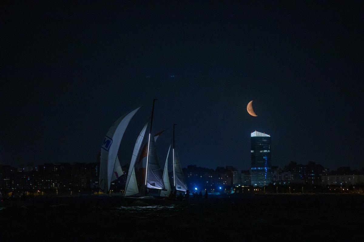 Фото с гонки ночной парусной лиги / Кристина Рягузова