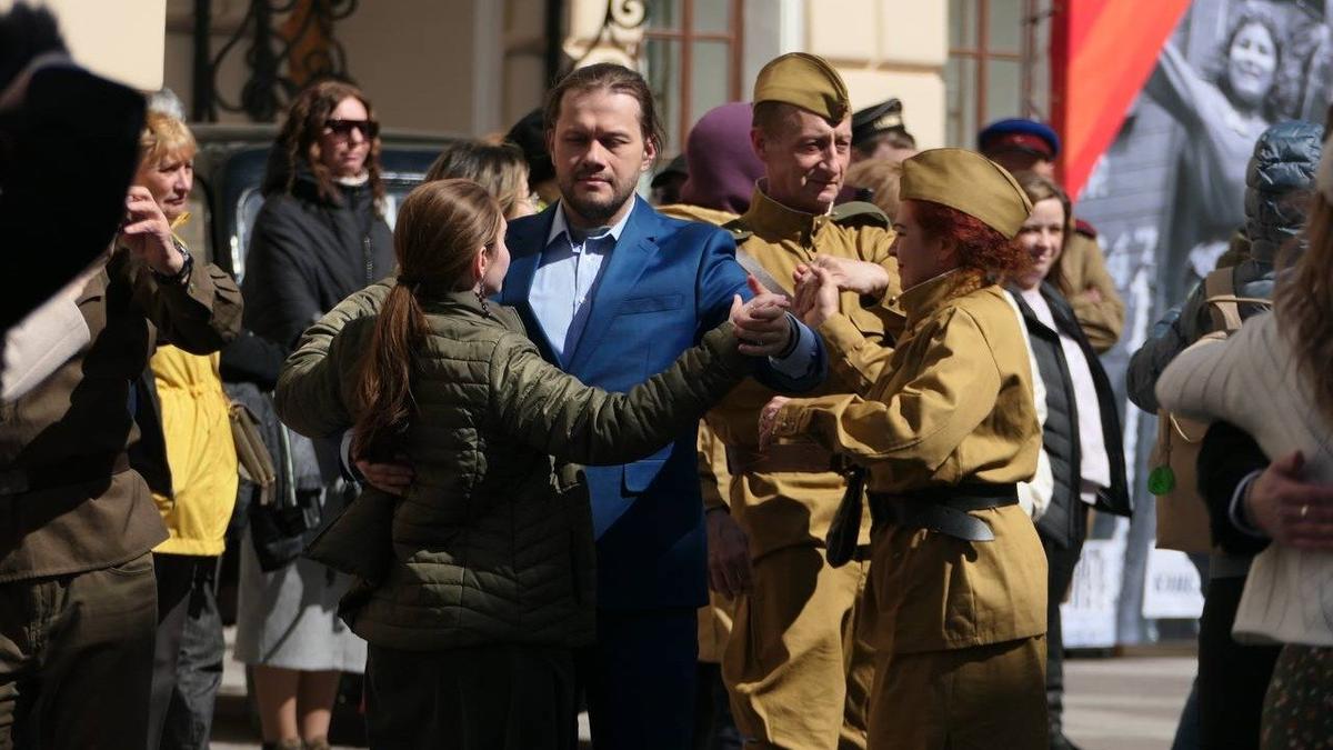 Майский вальс во дворе Капеллы