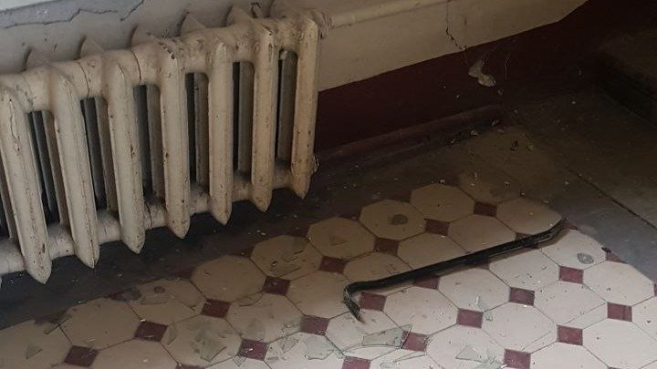 В доходном доме Тимофеева возобновили демонтаж окон