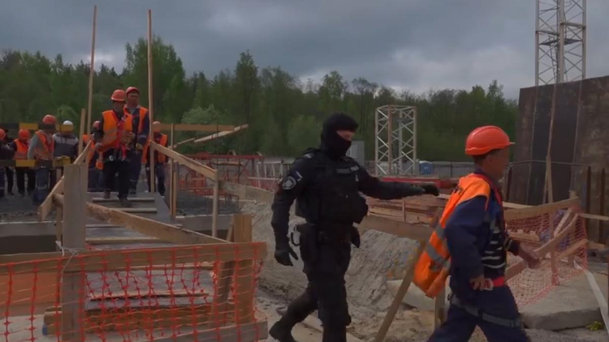 Скриншот видео: МВД по Петербургу и Ленобласти