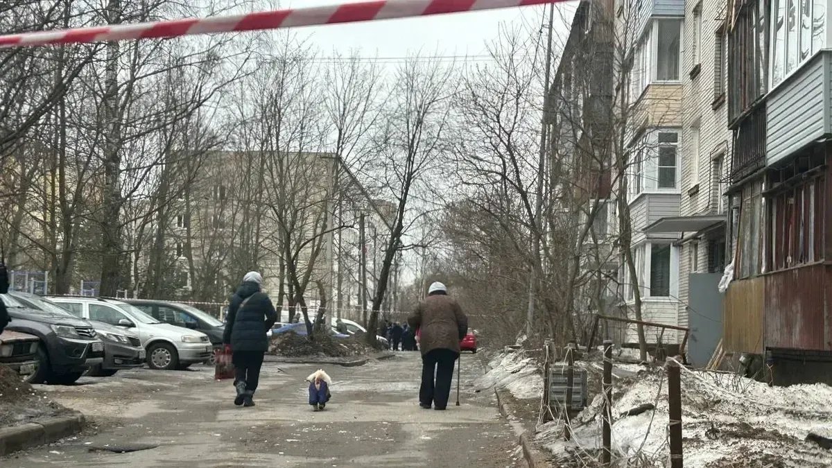 Ещё один петербуржец заявил о повреждении автомобиля после удара беспилотника на Пискарёвском проспекте