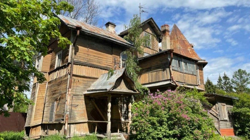 Жилой дом Юзакиной на Приморском шоссе включили в список региональных памятников