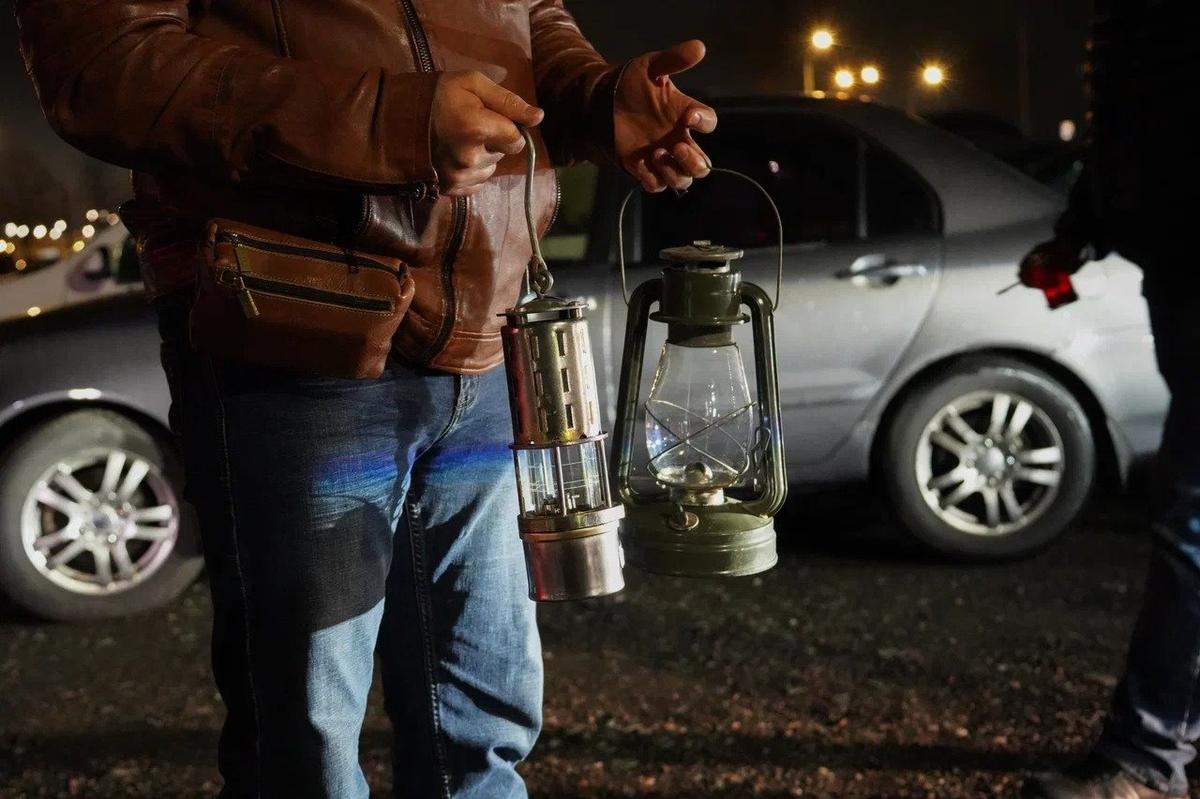 Лампады для перевозки благодатного огня. Фото: МР7