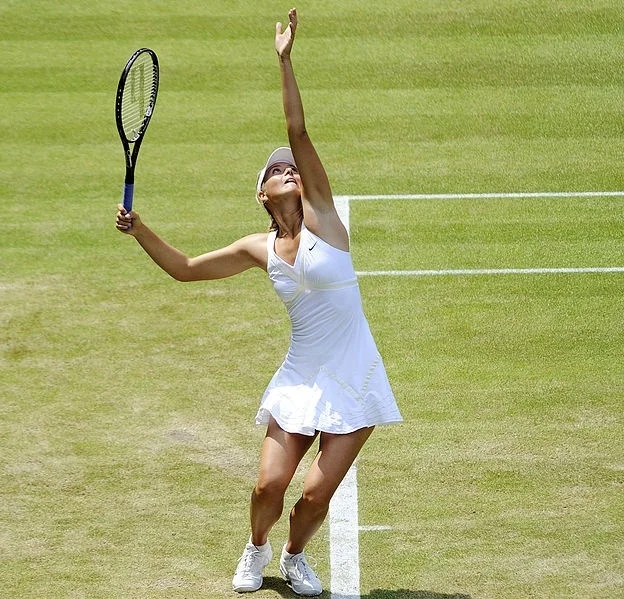 624px-Maria_Sharapova_at_the_2009_Wimbledon_Championships_12.jpg