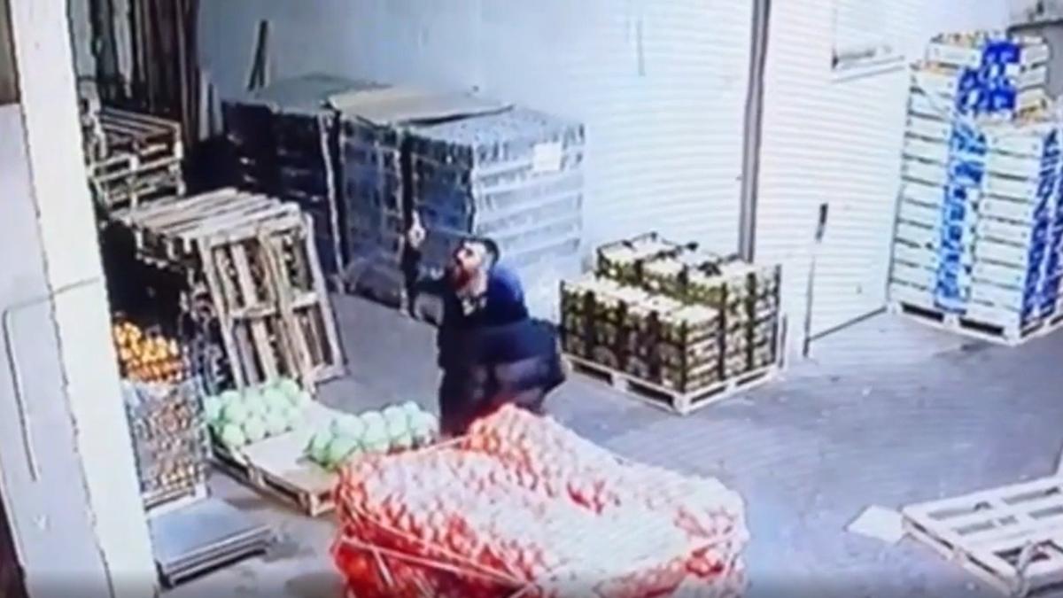 Скриншот видео: ГУ МВД по Петербургу и Ленобласти