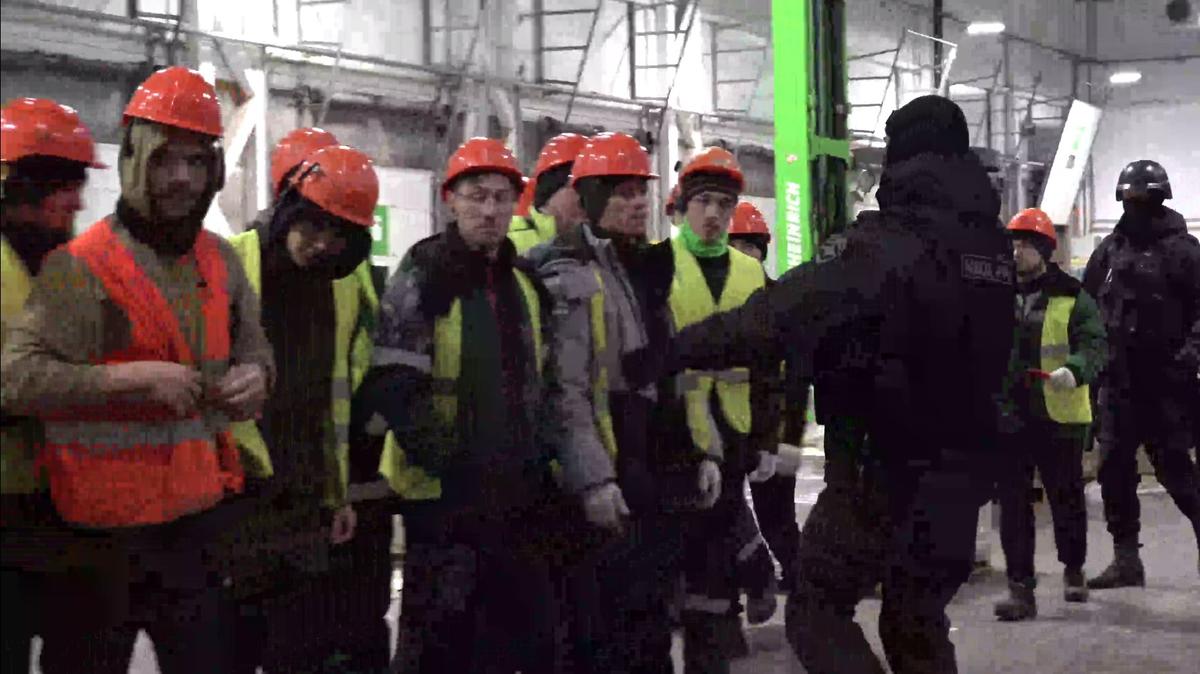 Скриншот видео: МВД по Петербургу и Ленобласти