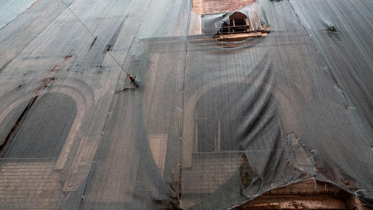 Суд приостановил действие разрешения на строительство на месте дома Басевича