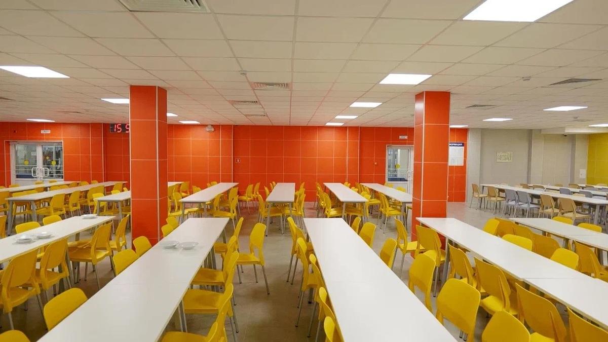 В школе Приморского района на семь дней приостановили учёбу из-за выявления очага кишечной инфекции