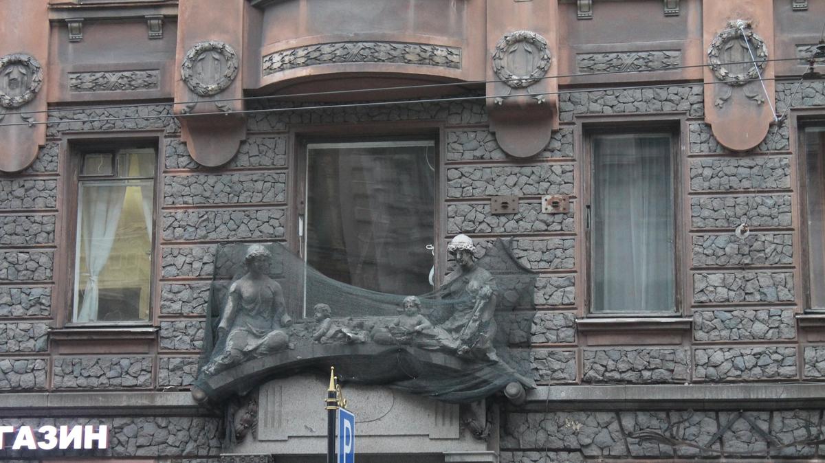 Фасады 44 домов-памятников отреставрируют в 2023 году в Петербурге