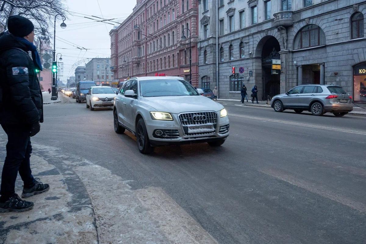 С 1 января петербуржцы будут больше платить за эвакуацию машины. И за  нахождение автомобиля на штрафстоянке. — Новости Санкт-Петербурга › МР7.ру