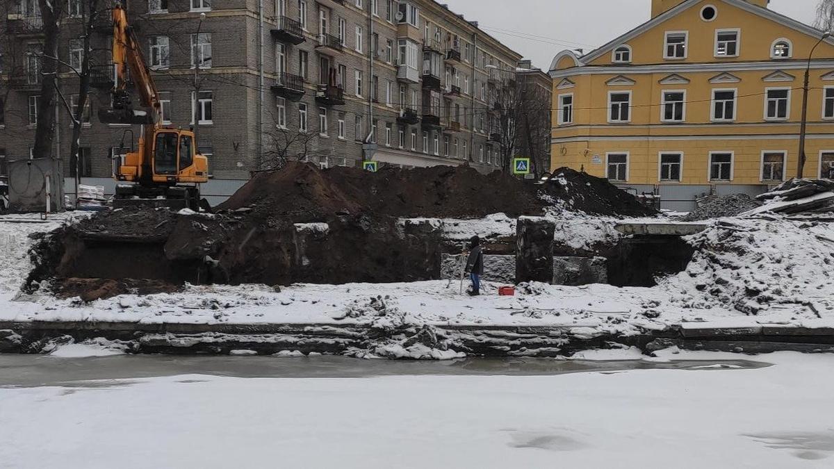 Опоры будущего моста через Чёрную речку начали строить в Приморском районе