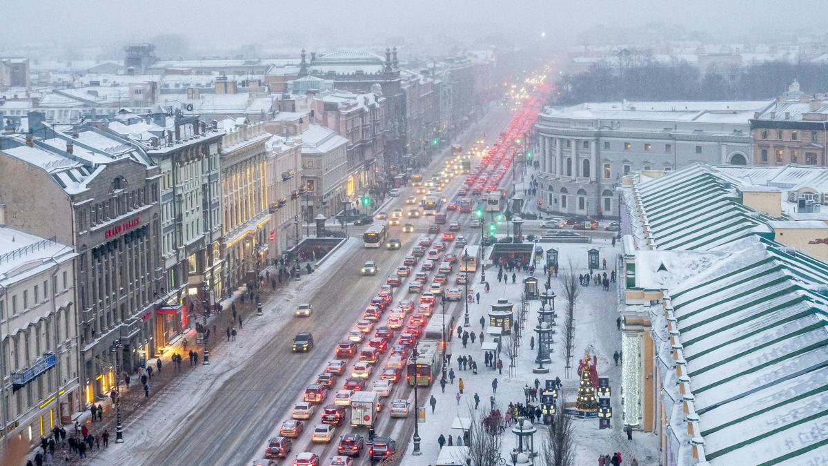 Петербуржцы стоят в первых в 2023 году девятибалльных пробках