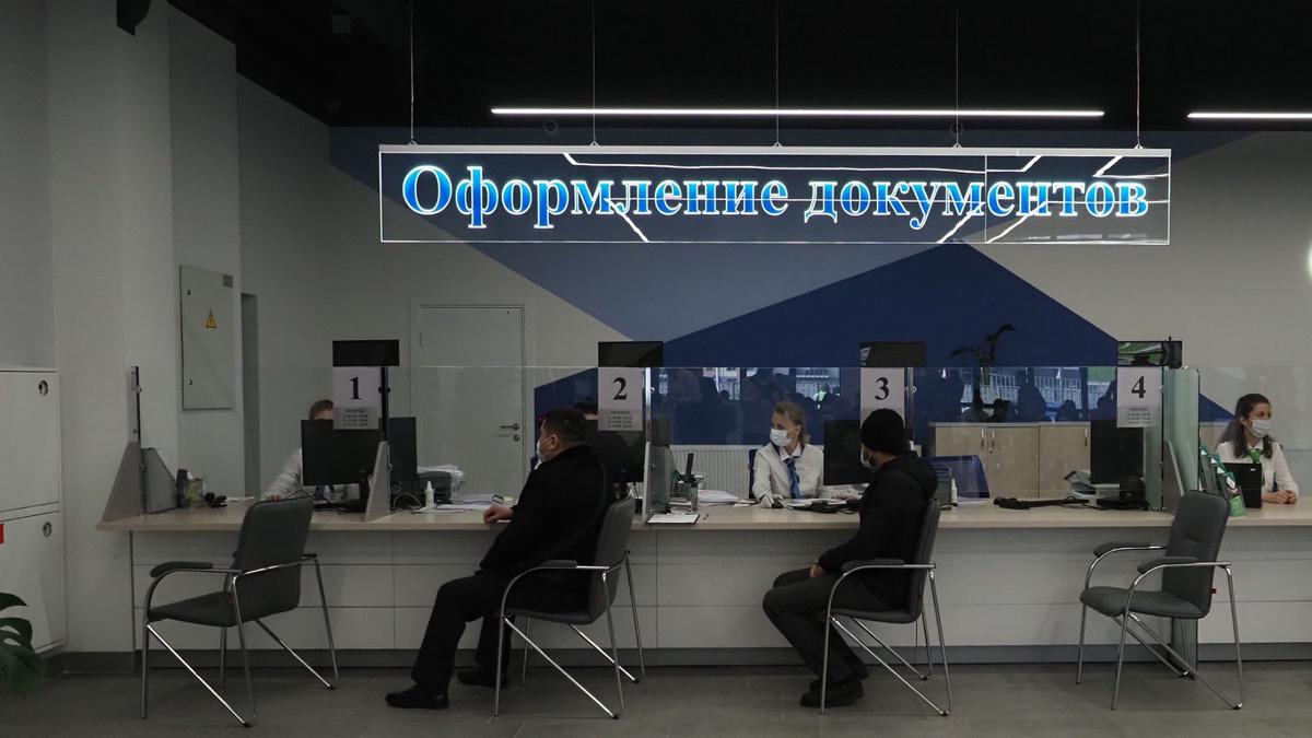 Мигранта с тяжёлыми хроническими заболеваниями выдворяют из Петербурга — он может не перенести перелёта