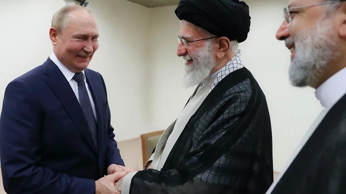 Владимир Путин и Али Хаменеи (справа). Фото: khamenei.ir