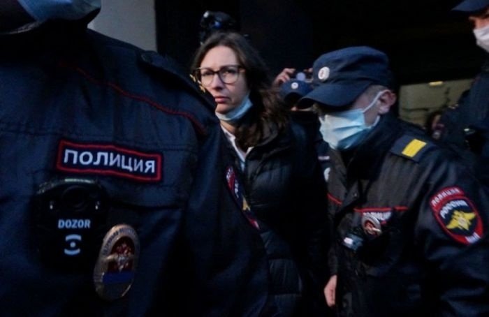 Кандидата в депутаты ЗакСа Ольгу Галкину задержали у здания горизбиркома