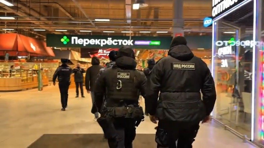 Скриншот видео: ГУ МВД по Петербургу и Ленобласти