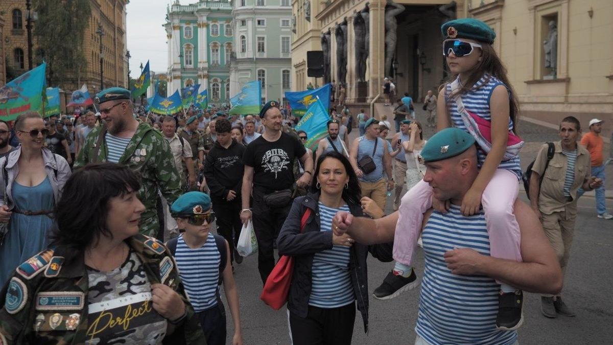 Десантники в Петербурге: в городе отмечают день ВДВ