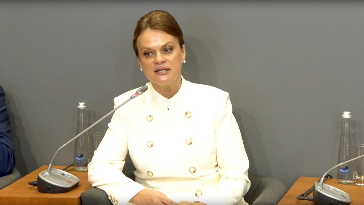 Анна Цивилёва. Скриншот трансляции секции ПМЭФ