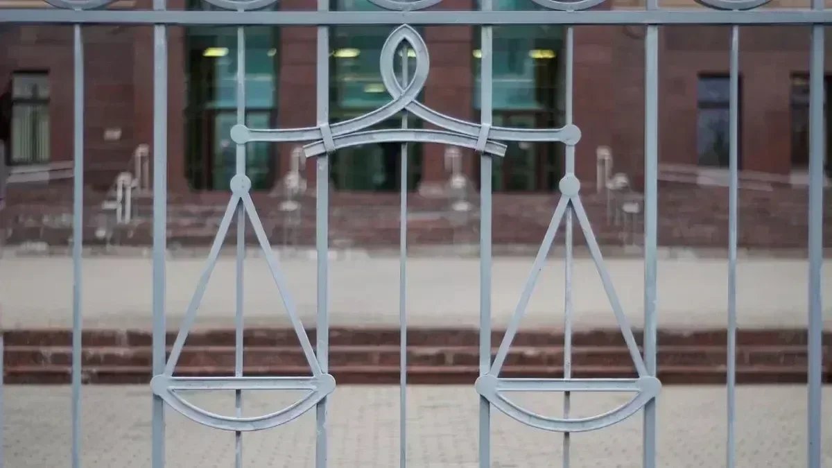 Сотрудник «Адмиралтейских верфей» получил 7,5 лет колонии за взятки