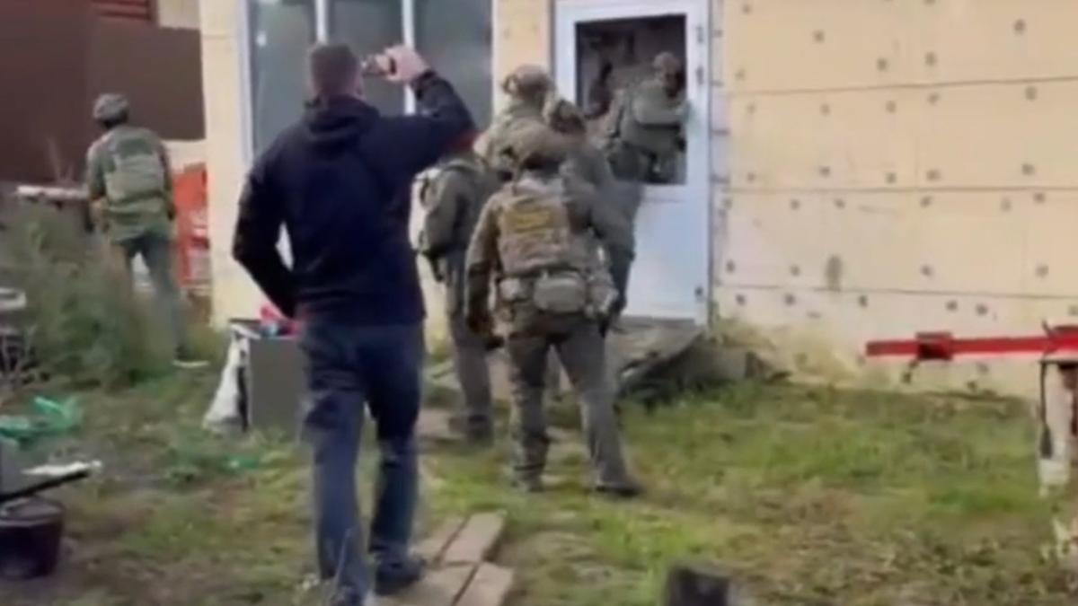 Скриншот видео: МВД по Петербургу и Ленобласти