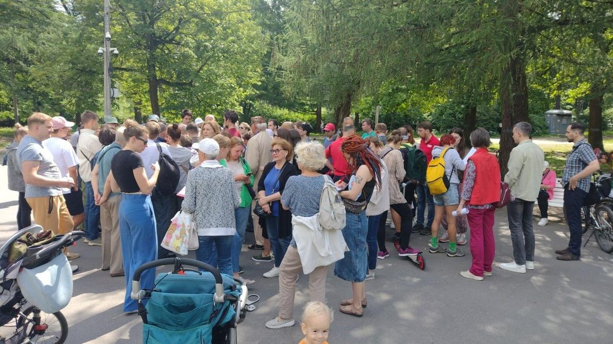 В Удельном парке прошла встреча петербуржцев, выступающих против строительства трассы М-7