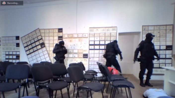 В Москве полиция сорвала презентацию комиксов Саши Скочиленко