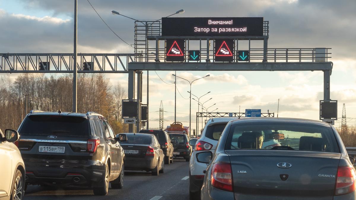 В Приморском районе построят паркинг, в Колпинском — заправку