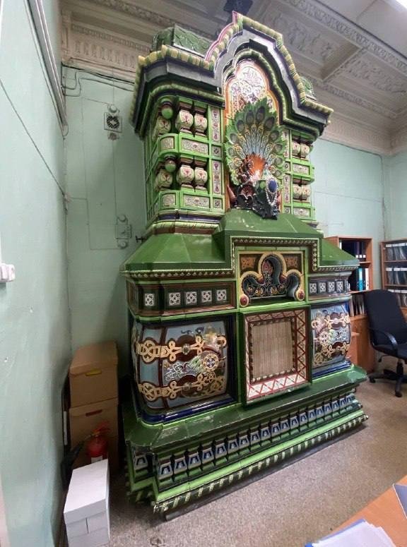 Камин «Павлин» в особняке Иванова. Фото: пресс-служба КГИОП