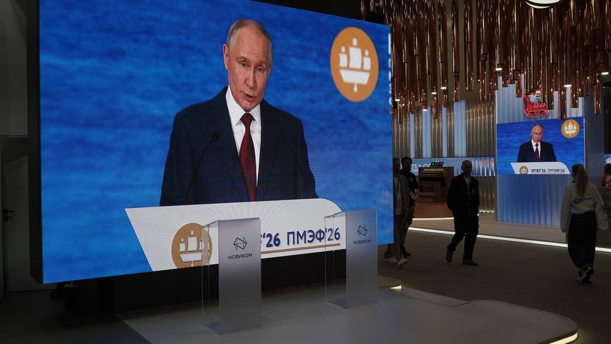 Очереди за «кроксами», MAX и пленарное заседание с Путиным: чем запомнился третий день ПМЭФ