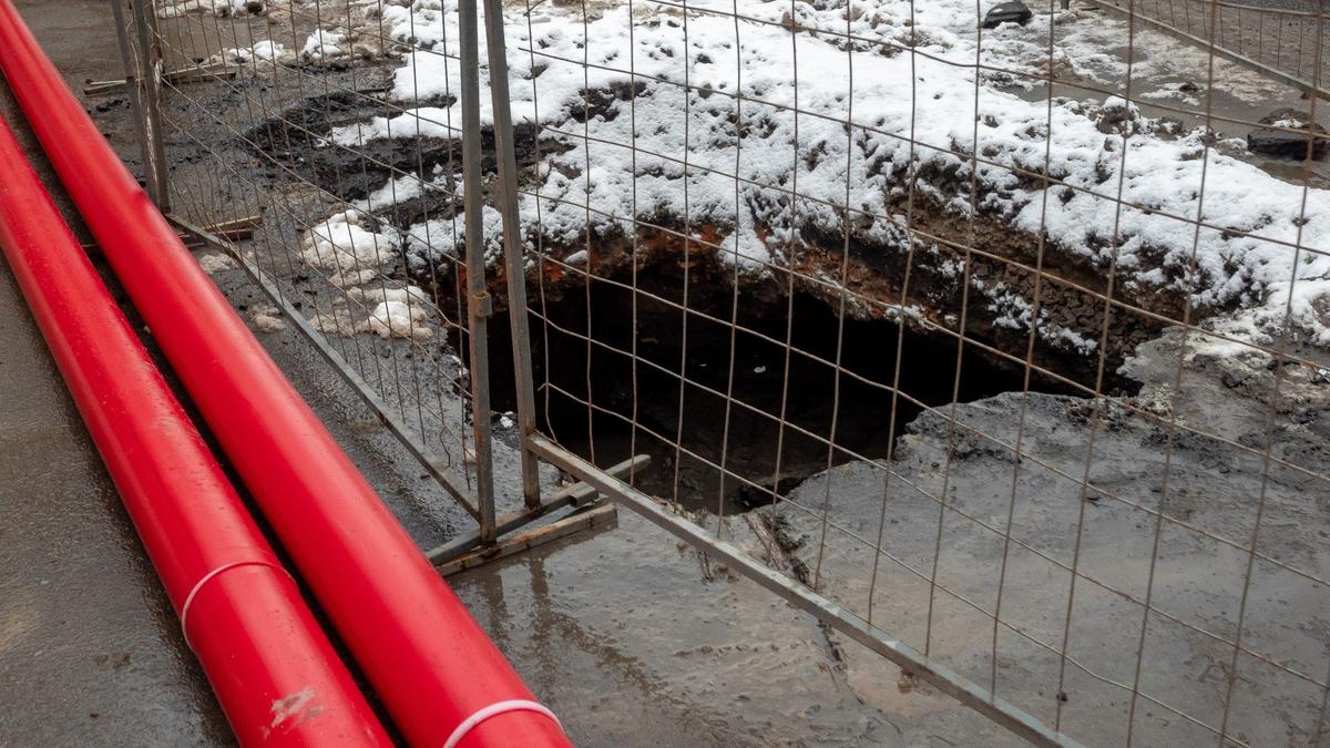 Повреждённый трубопровод на Тележной улице починили, в дома вернулось тепло  — Новости Санкт-Петербурга › МР7.ру