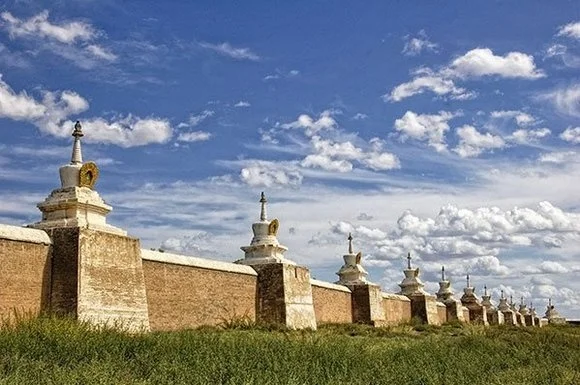 580_Стена, окружающая монастырь Эрдэнэ Зуу.jpg