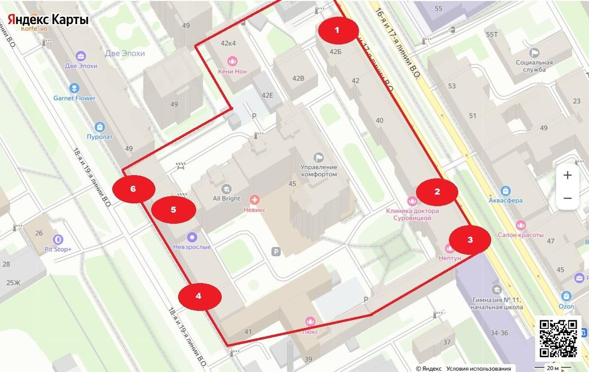 У жителей «блока» домов на 17-й и 18-й линиях В.О. общий сквозной двор. Все шесть въездов на придомовую территорию сейчас закрыты. Скриншот: «Яндекс. Карты».