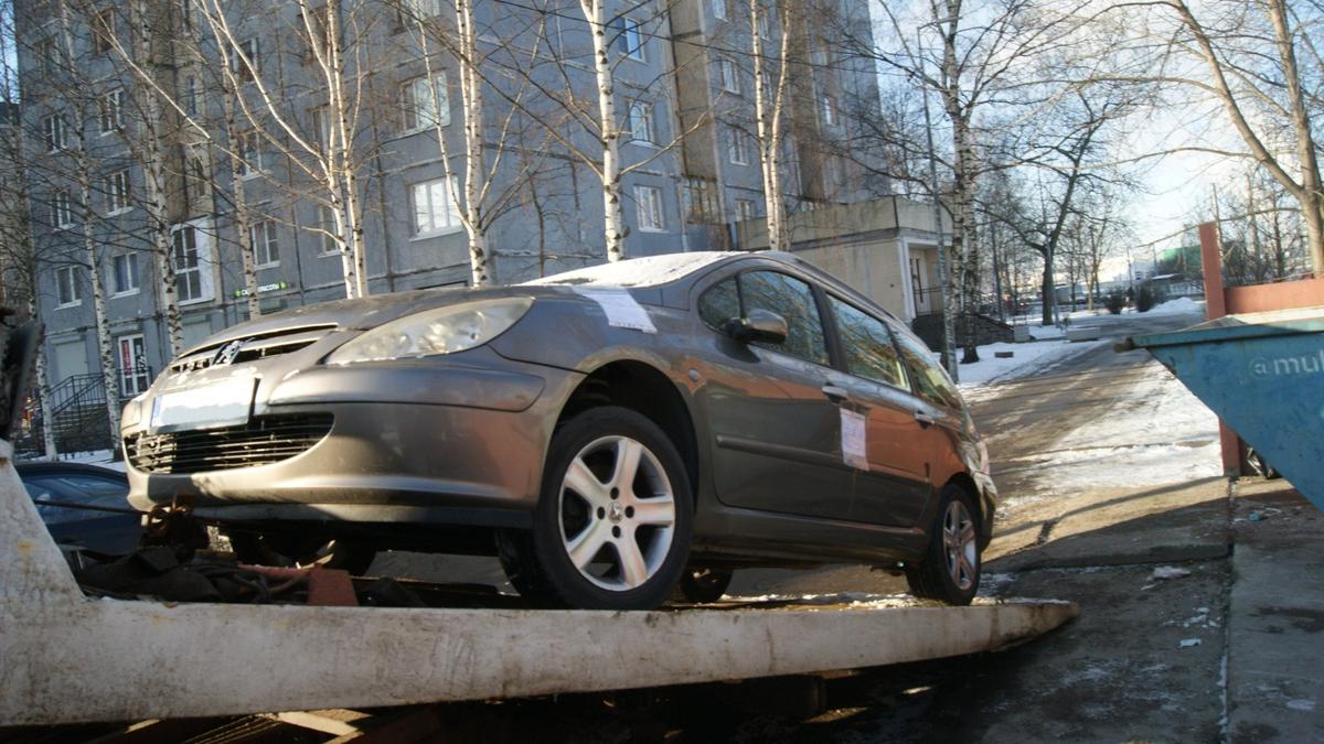 Таможня в Петербурге изъяла восемь импортных автомобилей из-за нарушений ввоза