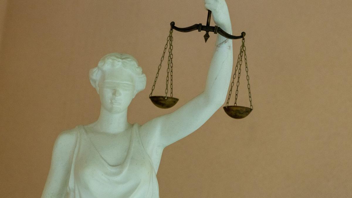 Байкера, дважды пойманного на «пьяной» езде, лишили мотоцикла и отправили на обязательные работы