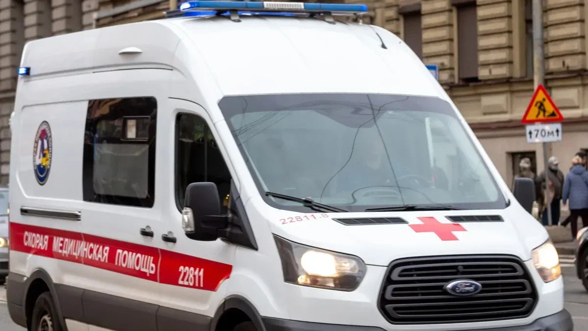 Таксист сбил мальчика на Комендантском проспекте